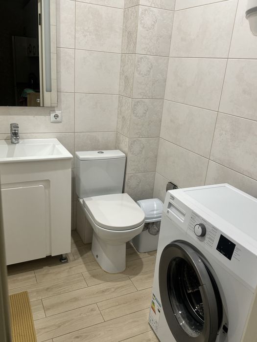 Квартира 2-ка  посуточно  на Мира Метро Индустриальная Новострой