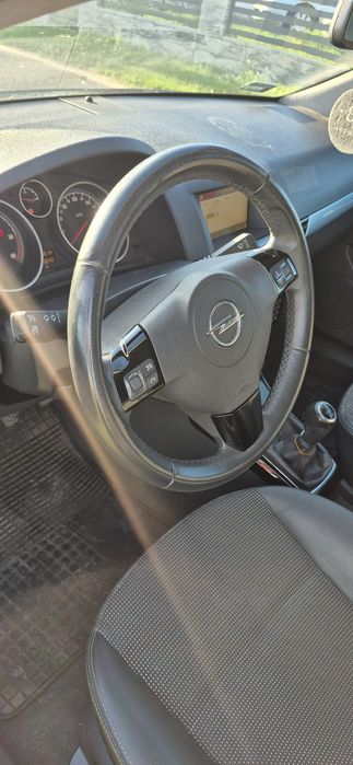 Opel Astra GTC Xenon Tempomat