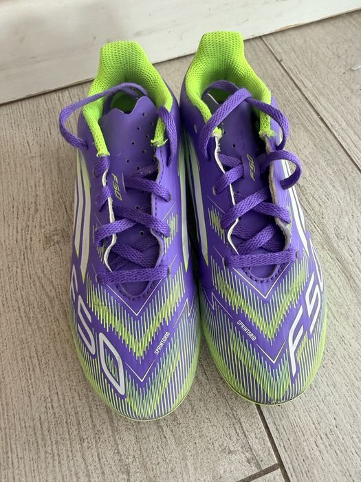 Продам дитячі футбольні бутси Adidas F50.