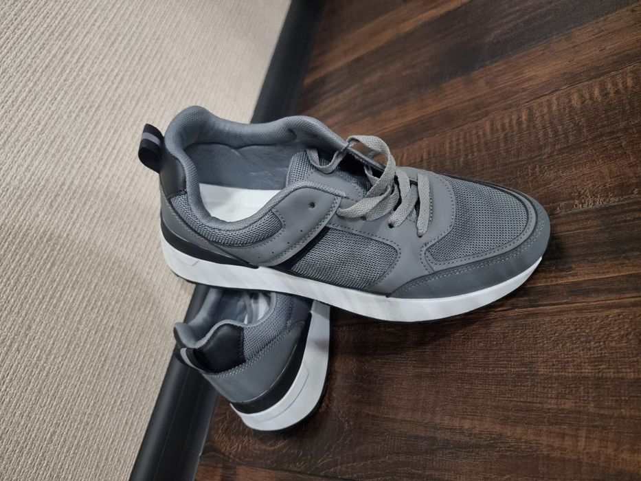 Продам кросівки вживаний 1 раз взуті