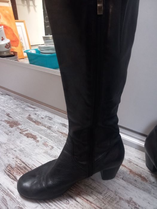 Skórzane kozaki 39 Caprice na szeroką łydkę 42/43cm