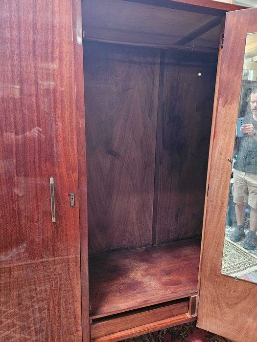 Roupeiro vintage, Três portas - óptimo estado geral