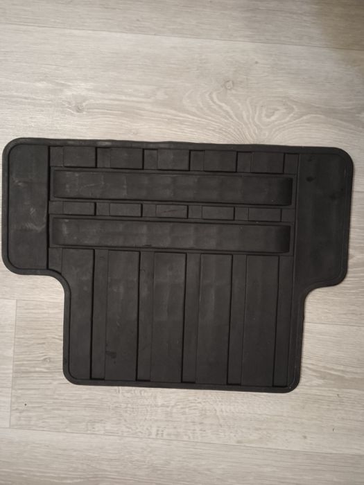 Продам гумові килимки для авто. 4шт