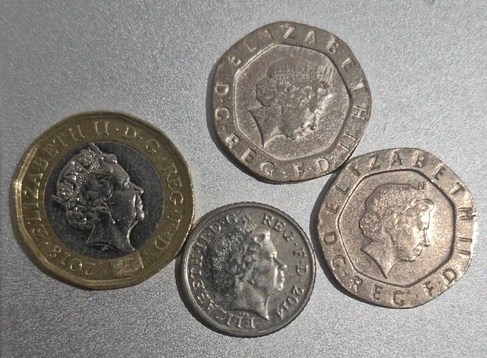 Moneta 1 pound 2018 Elżbieta II  plus gratisy