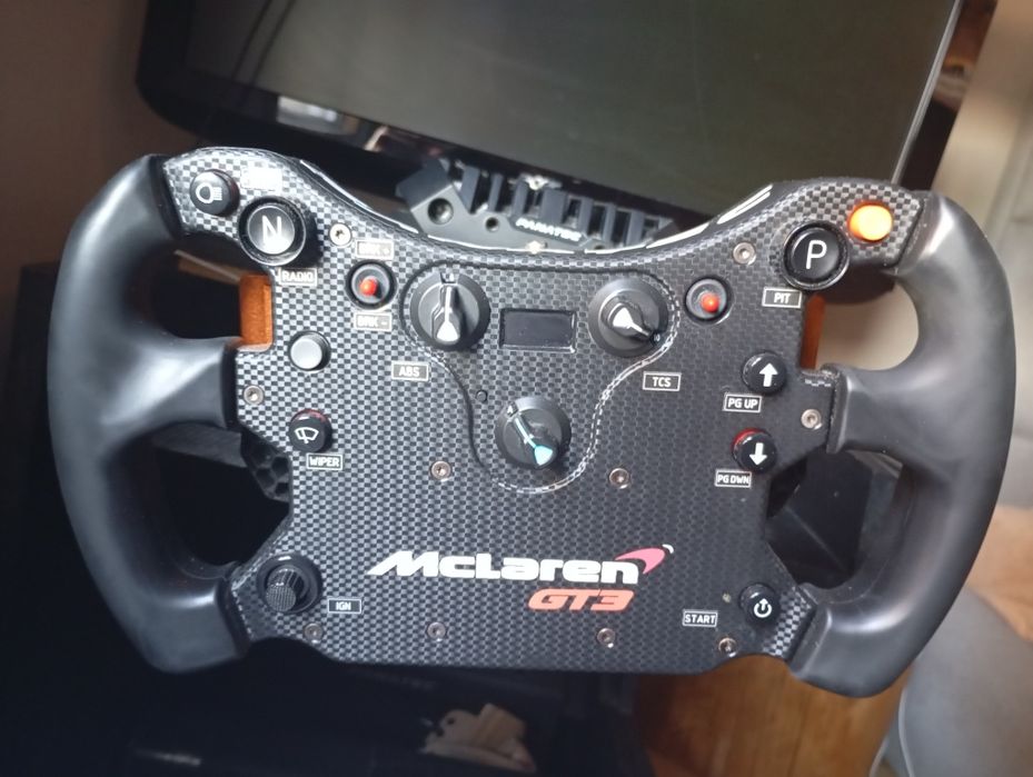 Fanatec csl dd 8nm e volante McLaren GT3