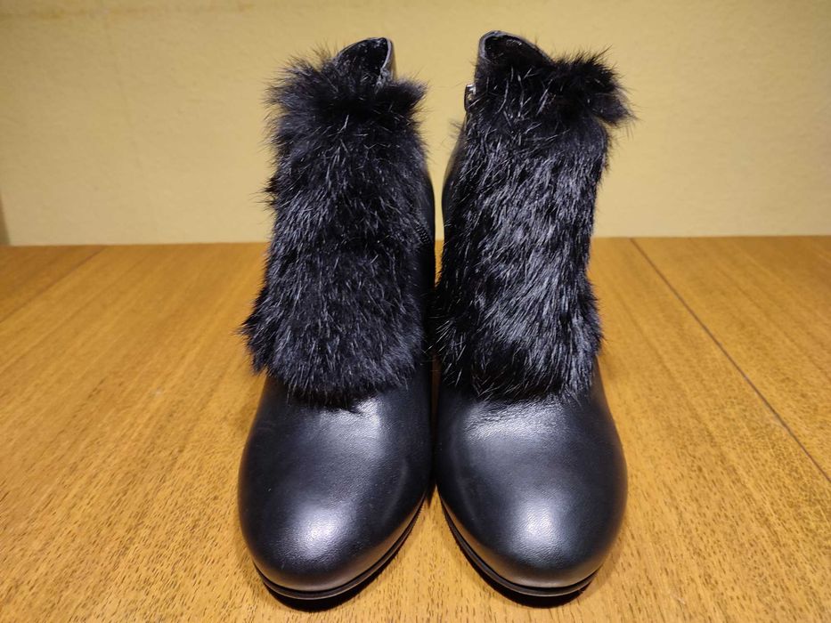 Stylowe botki KARINO  jesień-zima damskie rozm. 39 - Nowe