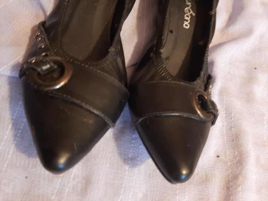 Шльопанці , балетки