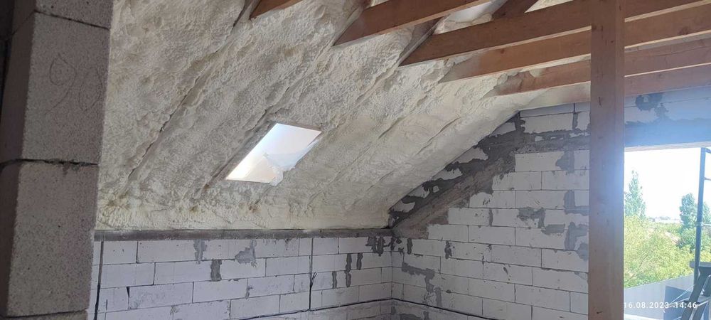 ППУ Утеплення Пінополіуретаном Мансард Дах Склад Ангар Піною Перекритя