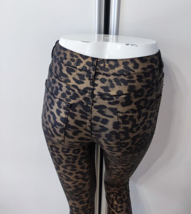 Spodnie rurki woskowane print panterka xs