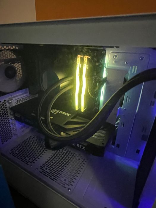 **Vendo computador de alta performance com pouco uso**