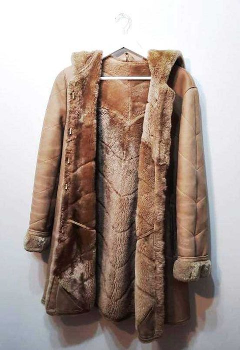 Kożuszek damski z kapturem - beżowy