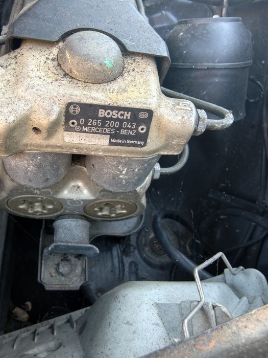 Mercedes w124 - Acidentado na parte traseira