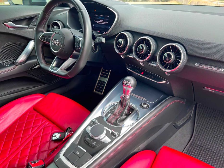 Audi TT quattro      2018