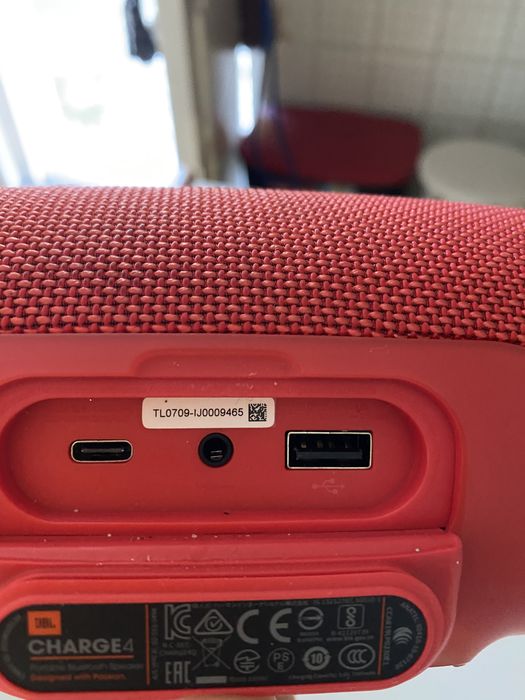 Caixa JBL usada 2 meses