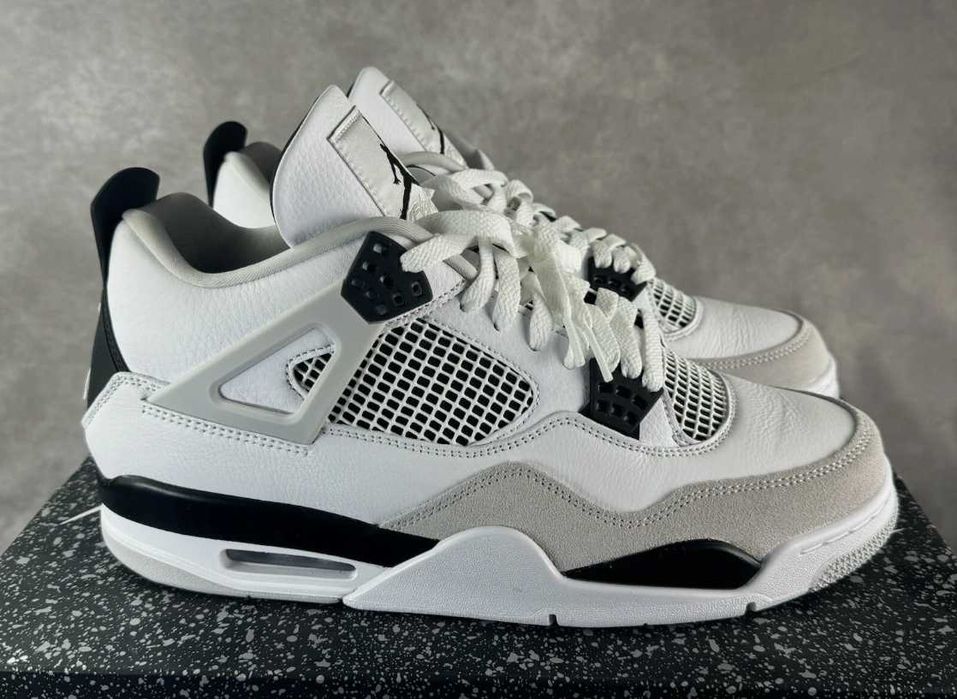 Jordan 4 Retro Military Black R.39