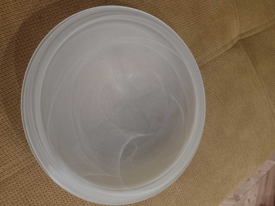 Klosz lampy podsufitowej