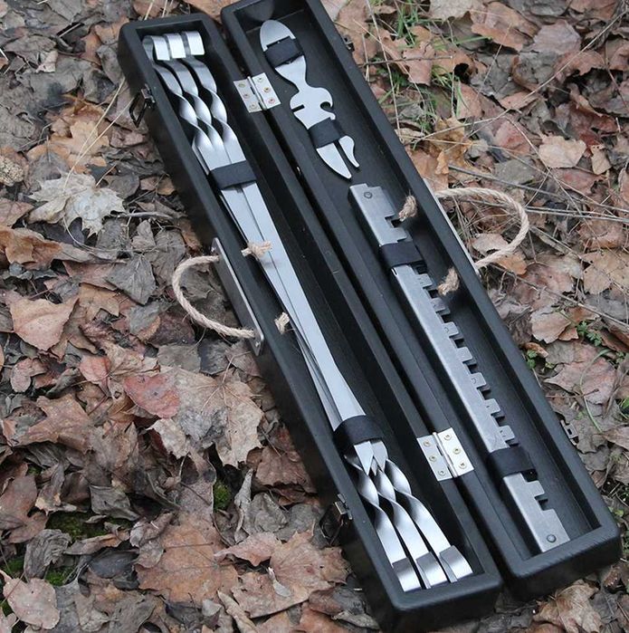 Набір шампурів та аксесуарів для мангала у компактному кейсі