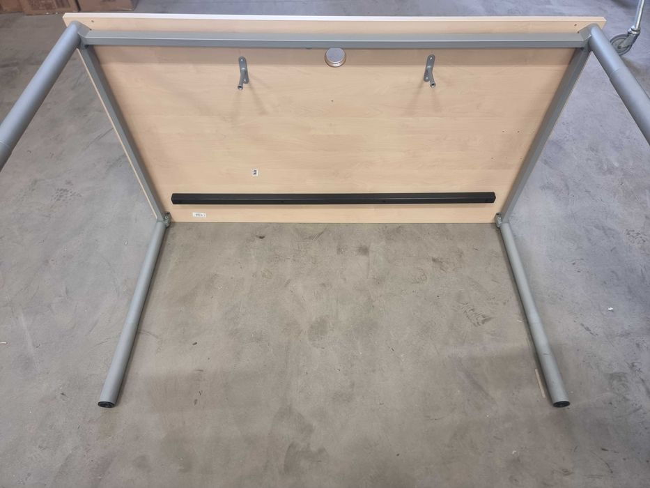 Biurko 140/80 regulowane 65-80 Kinnarps , używane, meble biurowe