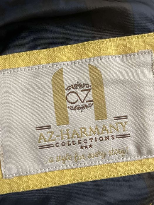 Дуже гарний чоловічий піджак.