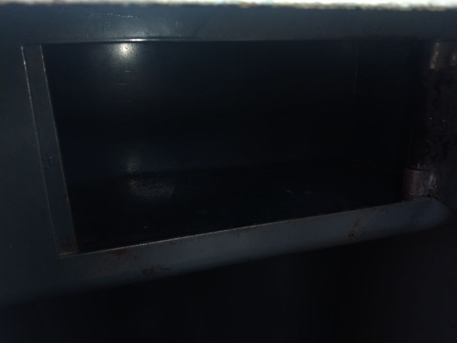 Металевий сейф 50 кг