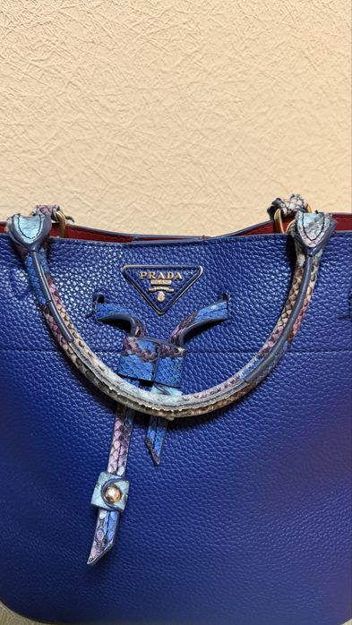 Жіноча сумка Prada