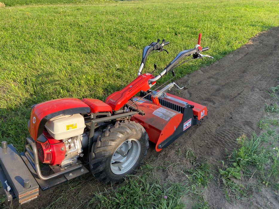 Glebogryzarka separacyjna z napędem 9,5KM wynajem