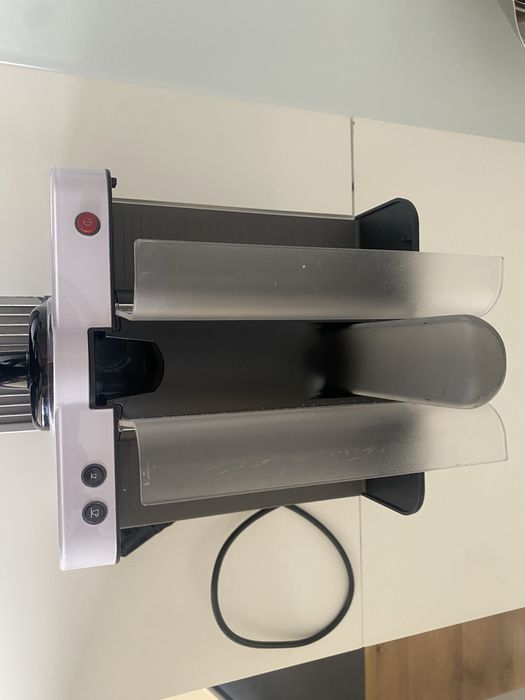 Máquina de Café Nespresso Krups – Avariada | Para Peças ou Reparação