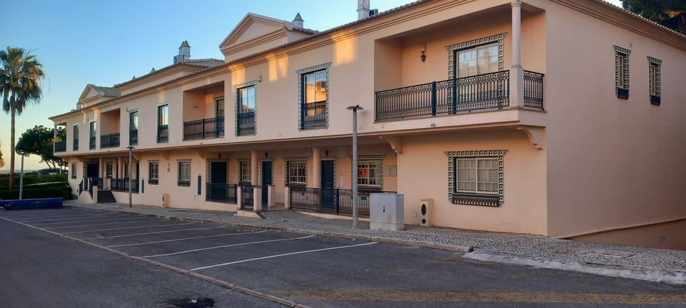 Moradia Geminada Duplex Albufeira