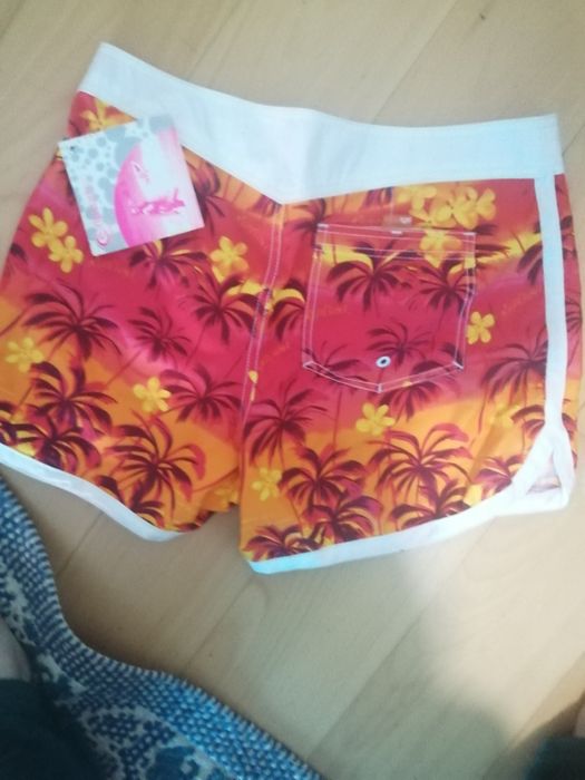 Calção  senhora,, rip curl, tamanha small ou médio, novo com etiqueta