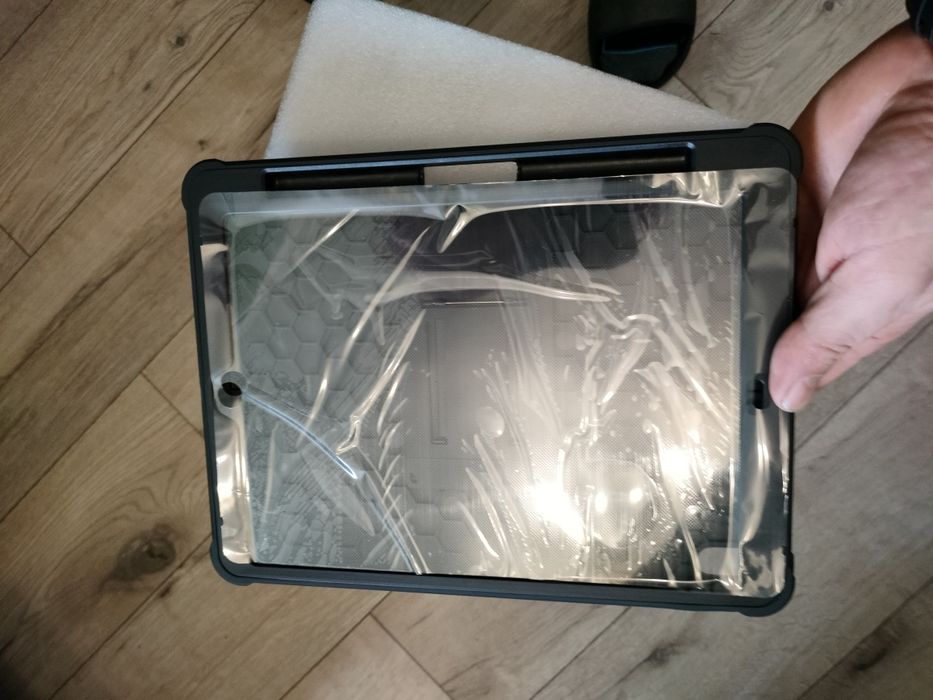 Etui pancerne na tablet zamykane do iPad Pro 11 M4