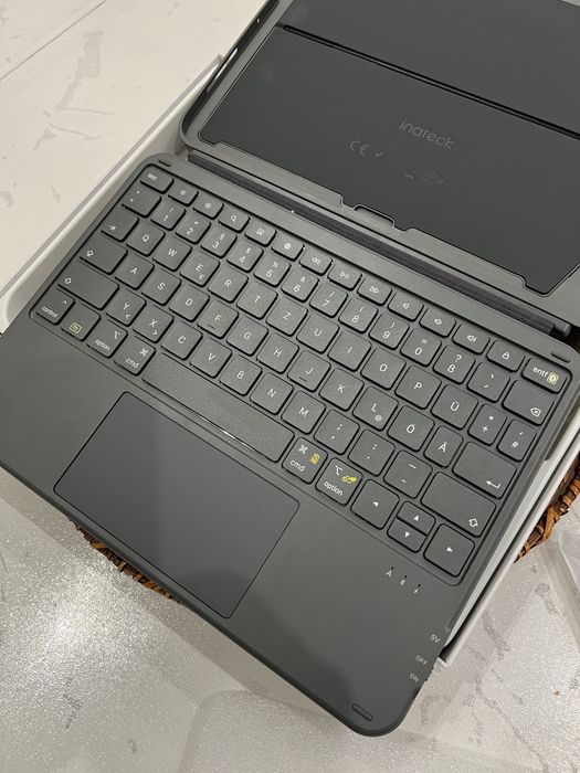 чохол-клавіатура для iPad Pro 11 дюймів