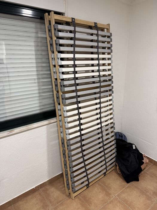 Cama ikea 4 gavetas c/ colchao .