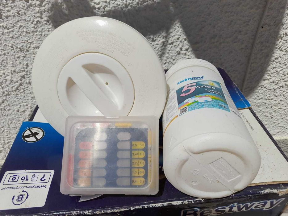 Piscina desmontável Bestway c/ capa protetora Bestway