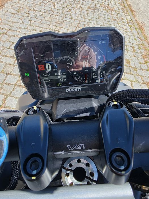 ducati streetfighter v4s