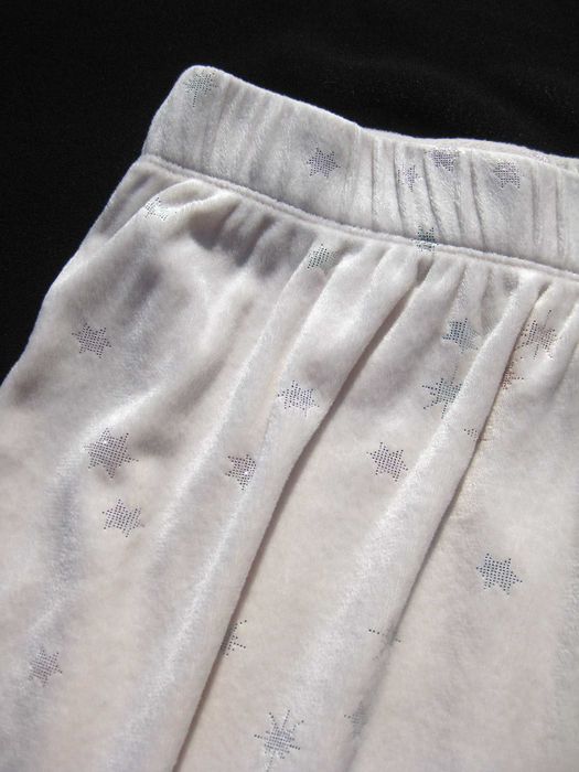 Мягенькие белые домашние пижамные штаны с звёздочками на резинке C&A M