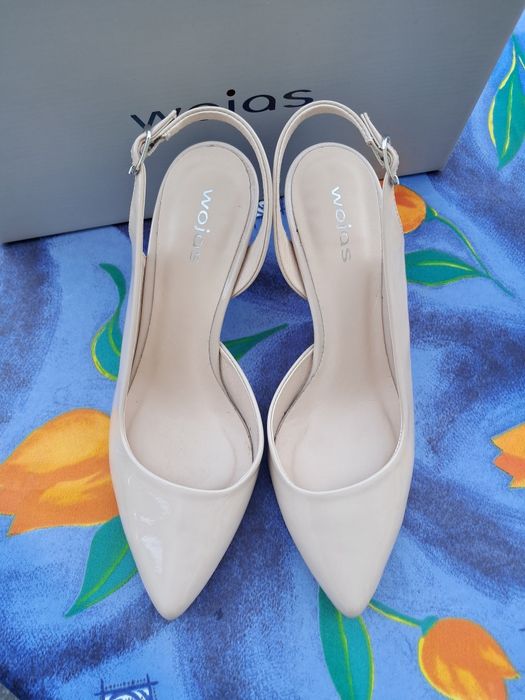 Buty Wojas czółenka  beżowe rozmiar 38