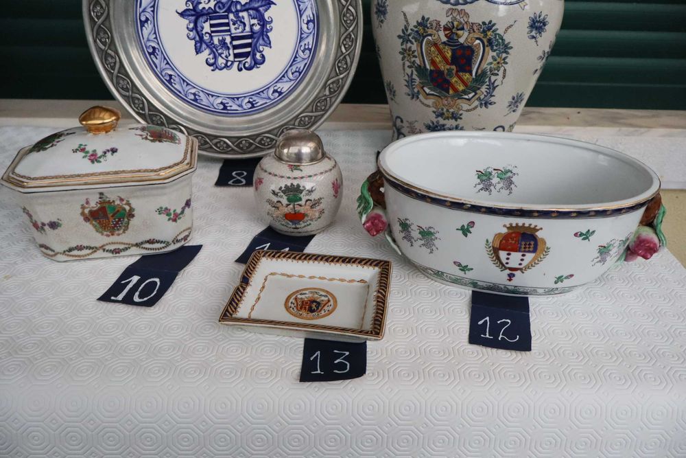 Peças armoriadas com diferentes preços . Ler descrição