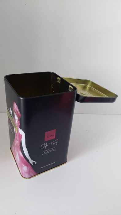Latas para chá ou café com tampa
