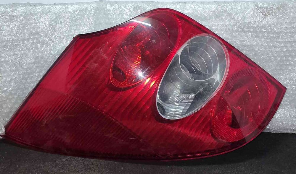 Farolim Esquerdo 8200002471 - RENAULT LAGUNA II