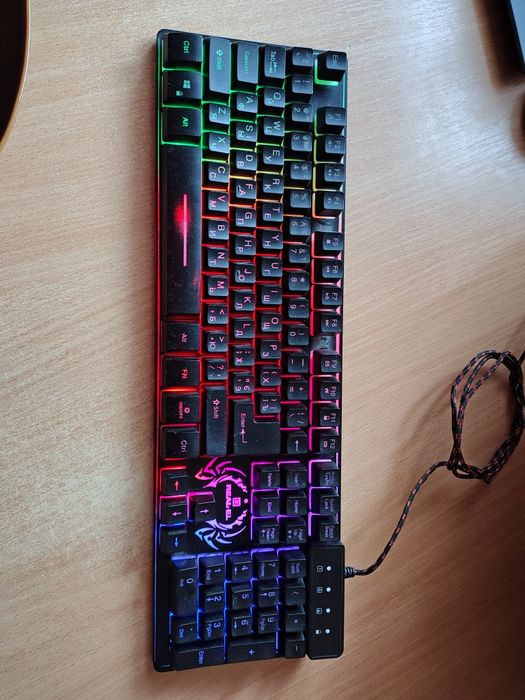 Продам клавиатуру