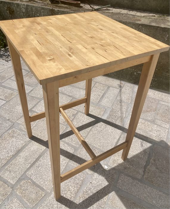 Mesa alta Bjorkudden Ikea em betula. Entrego em Arcozelo-Barcelos ou Povoa de Varzim
