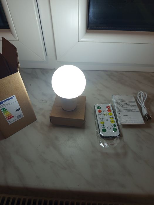 Nowa Żarówka LED USB z Pilotem – Bezprzewodowa | 3 Barwy Światła