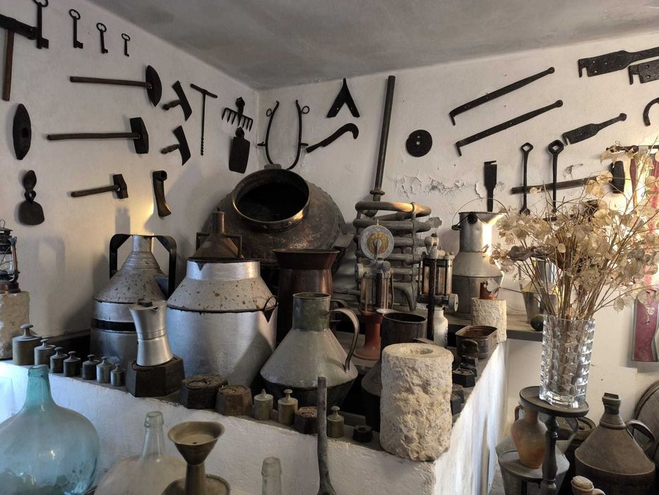 Coleção de várias peças antigas