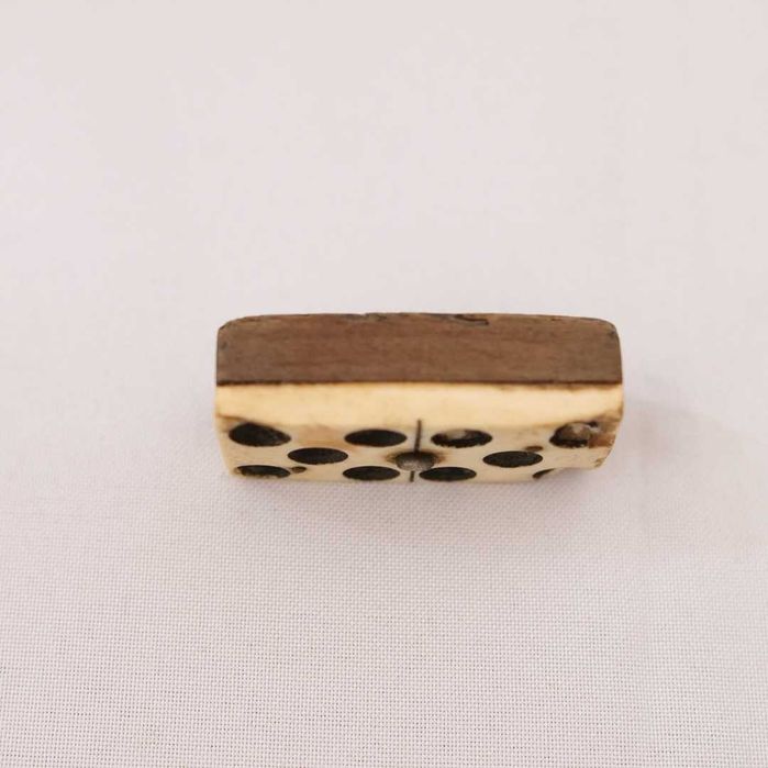 Dominó antigo e completo em osso e madeira