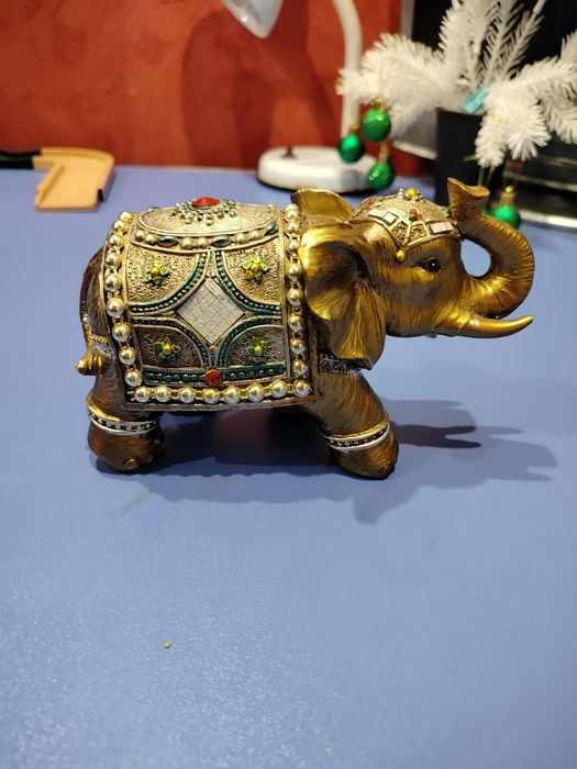 Статуетка золотий слон(14832)- символ  удачі та достатку