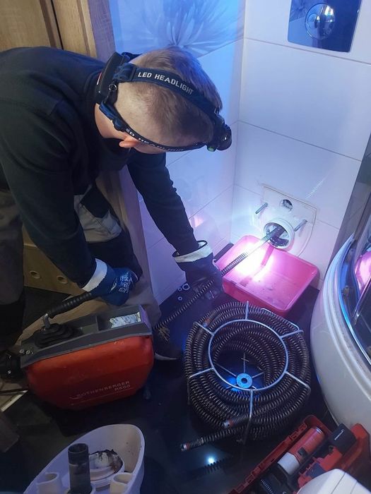 Udrażnianie Rur czyszczenie kanalizacij Kamera TV Hydraulik 24h7 Wuko
