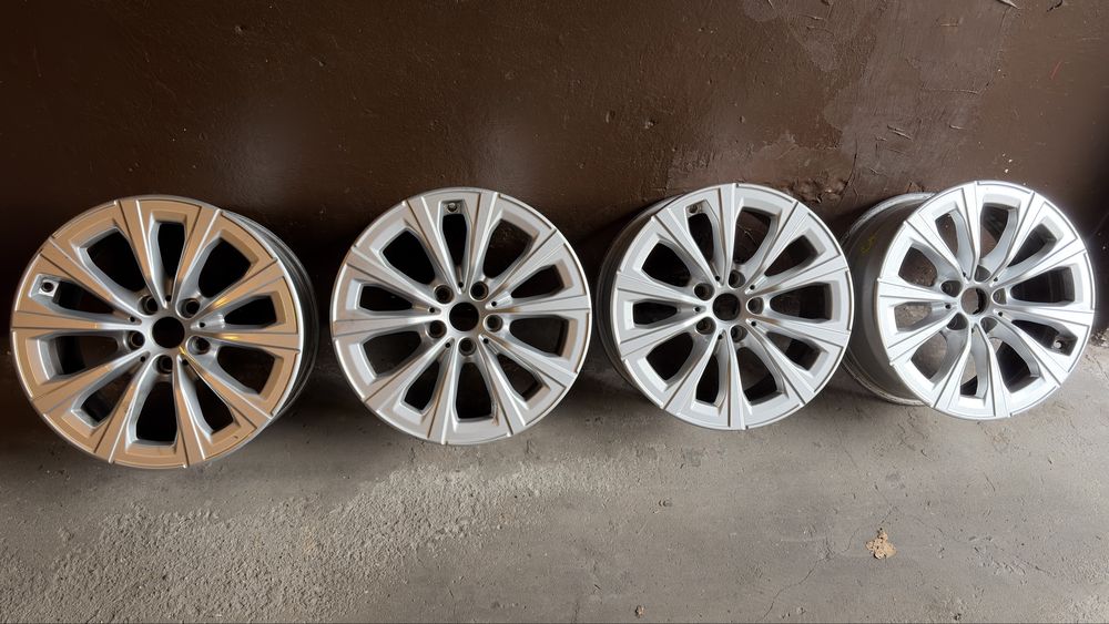 Felgi BMW 17” V-Spoke 775 5x112 G21 G20