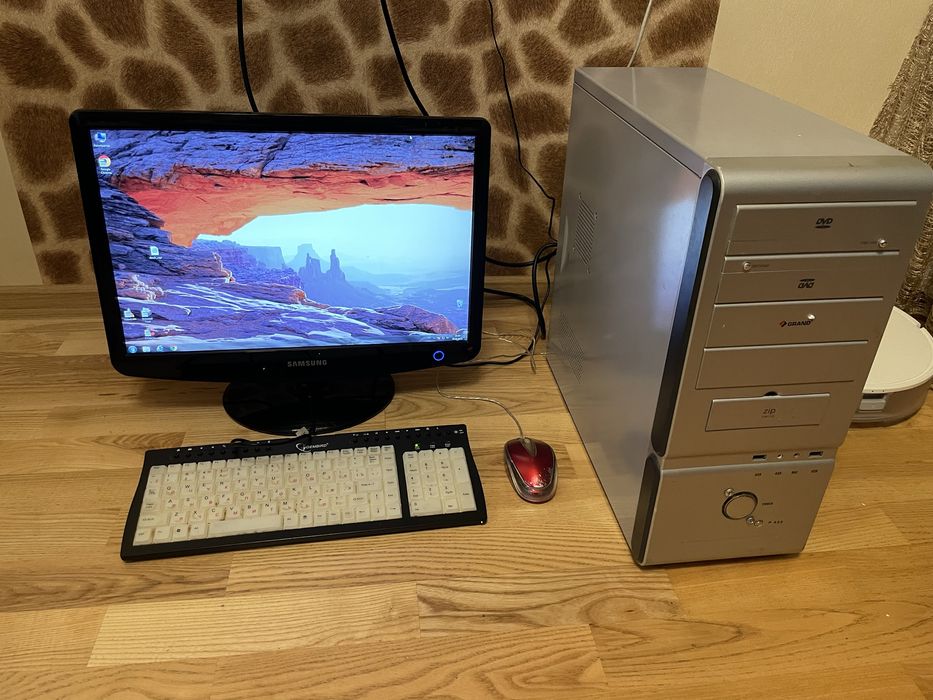 Продам комп'ютер Intel Pentium + монітор Samsung