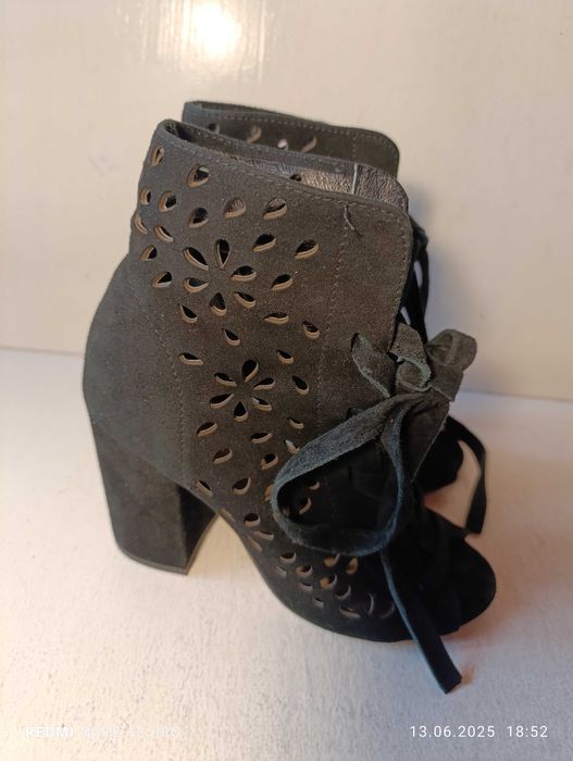 botki skórzane letnie Carinii