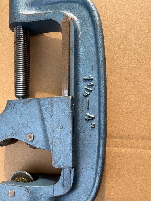 Profesjonalny obcinak do rur GEDORE 1.1/4" – 4" (32–110 mm)